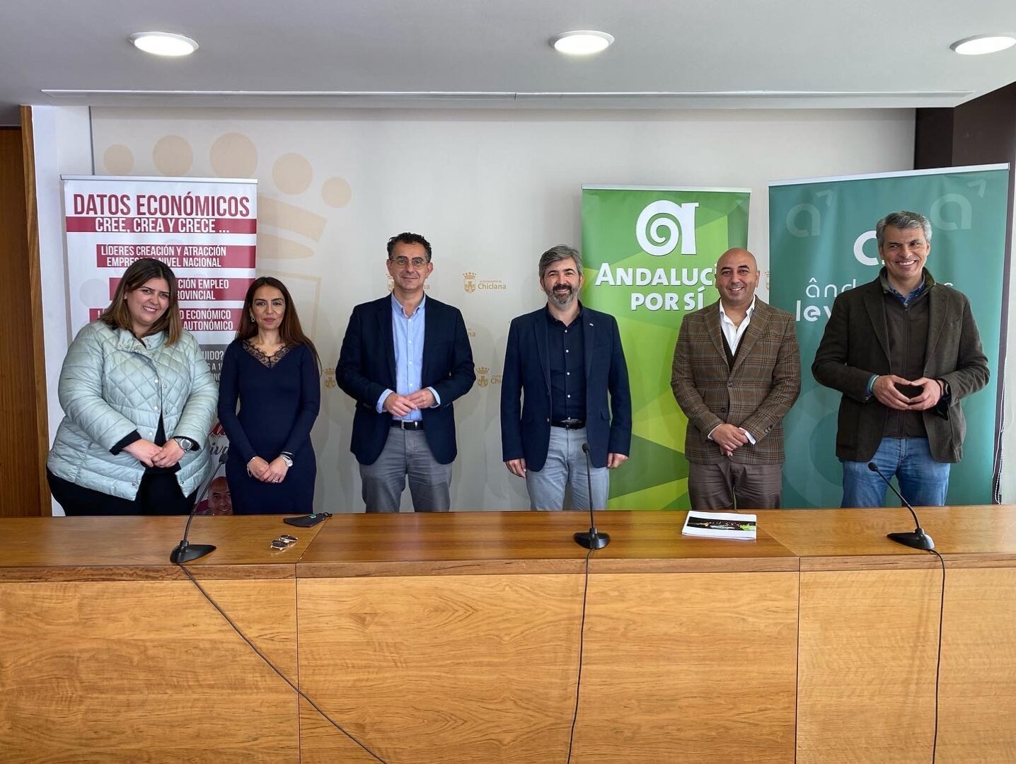 Ganemos y AxSí firman un acuerdo para trabajar de forma coordinada en Chiclana￼